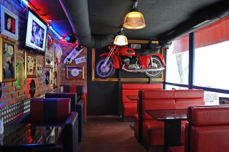 Pub Just relax | Chokolivskyi Blvd, 23