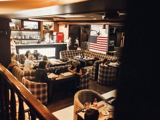 Паб Ribs And Beer | пров. Отакара Яроша, 18