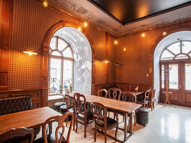 Паб Железная шапка | Театральна вул., 23