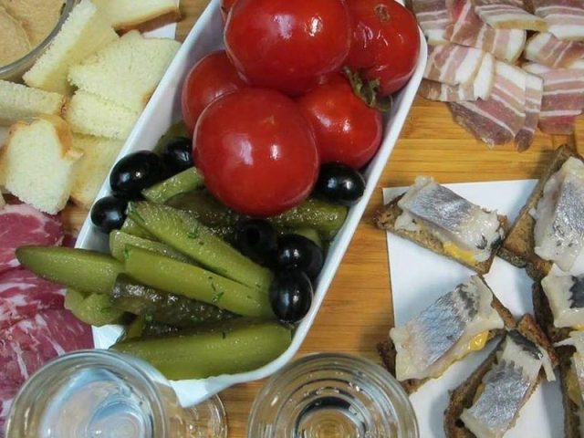 Кафе Таверна Пещера | Юрковская ул., 40/5