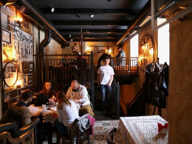 Ресторан Під Золотою Розою | Староєврейська вул., 37
