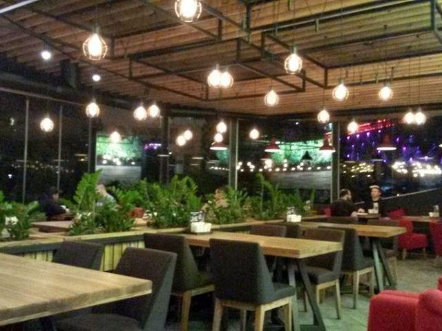 Кафе Pizza & Grill | просп. Князя Володимира Великого, 96а