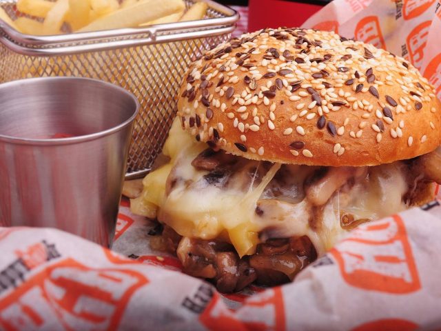 Ресторан Happy Grill Bar | вул. Петра Сагайдачного