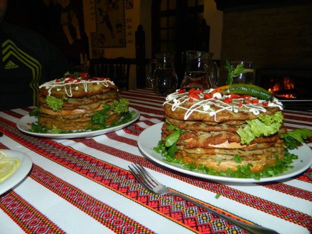 Ресторан Гуцульская Гражда | вул. Володимира Великого, 2