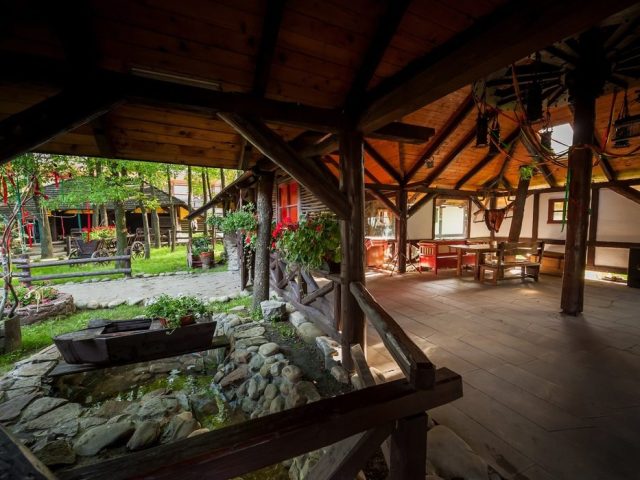 Restaurant Hutsulskyi Dvor | Lviv