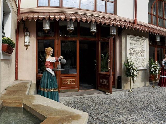 Restaurant Korolevskaia pivovarnia | Staroievreiska St, 11