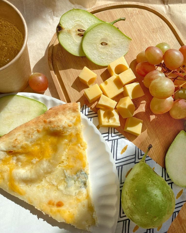 Ресторан PIZZA DAY | вул. Сонячна наб., 2