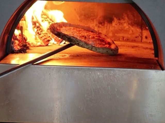 Ресторан Pizza Factory | вул. Петра Сагайдачного, 35