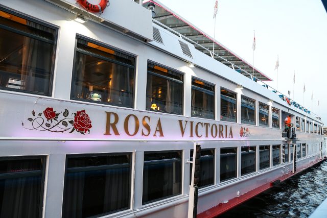 Ресторан Теплоход Rosa Victoria | Набережно-Хрещатицька вул.