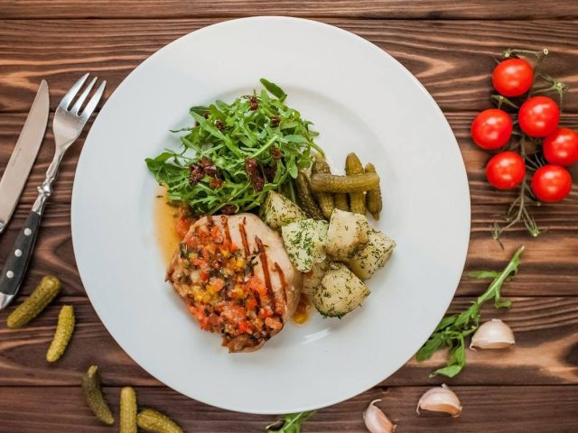 Restaurant Très Français | Kostelna St, 3