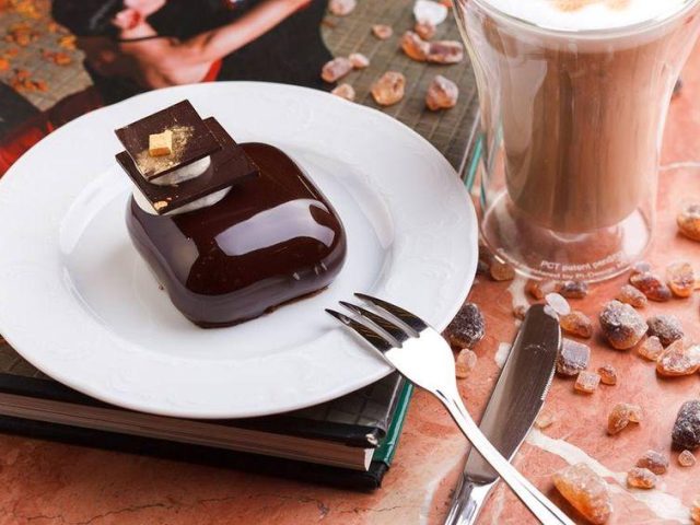 Кафе SWEET BOOK | Набережно-Хрещатицька вул., 1-А — фото 2