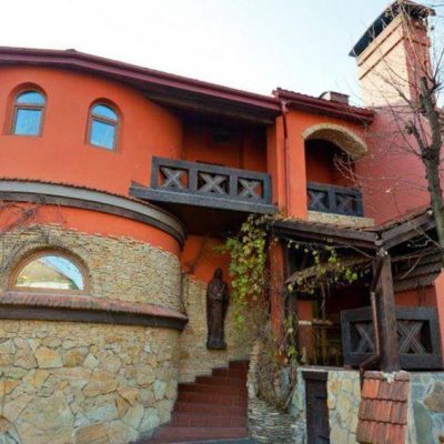Restaurant Taron | Hryhoriia Kuznevycha St, 16a