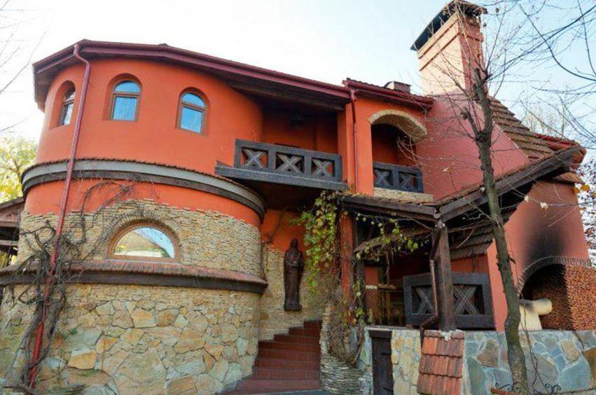 Restaurant Taron | Hryhoriia Kuznevycha St, 16a
