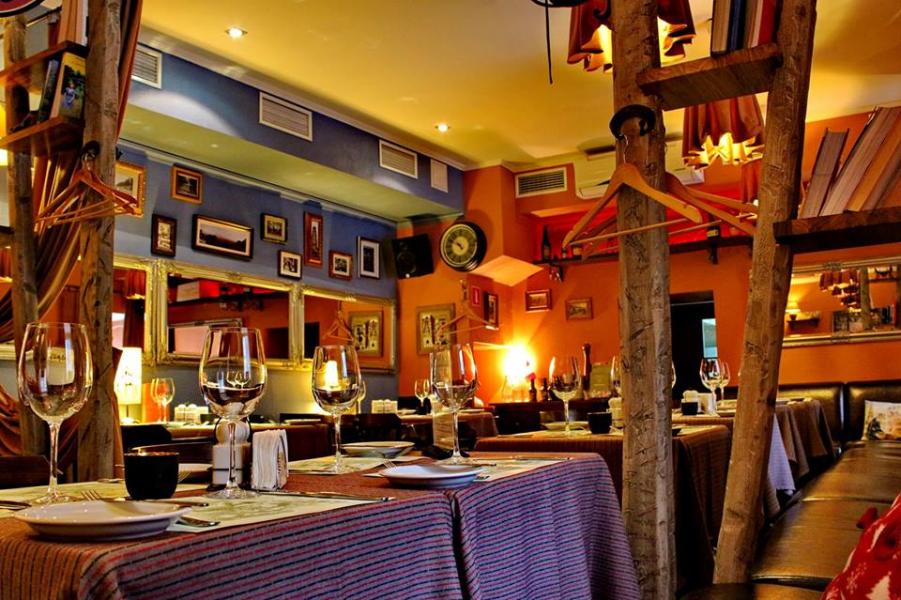 Restaurant Très Français | Kostelna St, 3