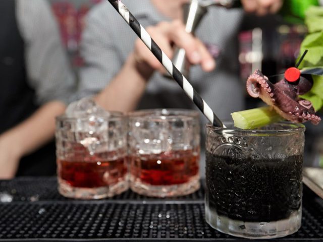 Bar W XYZ | Esplanadna St, 17