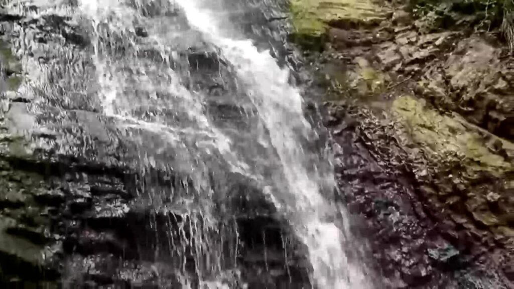 Лужківський водоспад