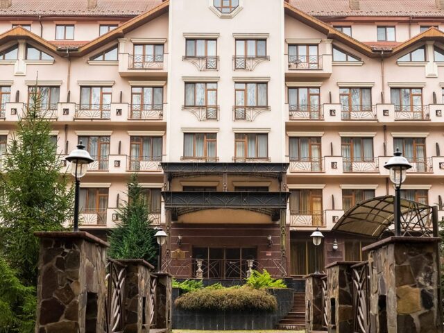 Hotel no rekreatsiino-likuvalnyi kompleks Svaliava-Solva, Poliana