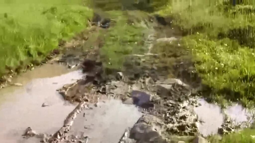Лазний водоспад (біля с. Довге)