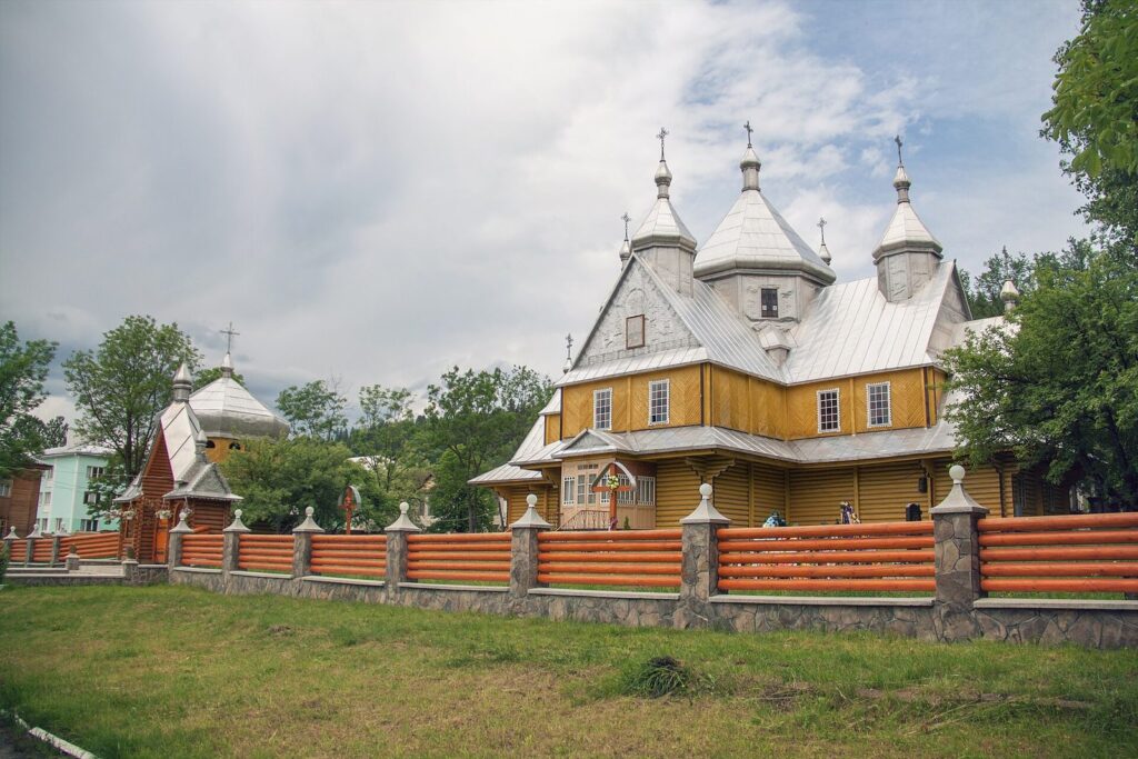 Успенська церква, Верховина