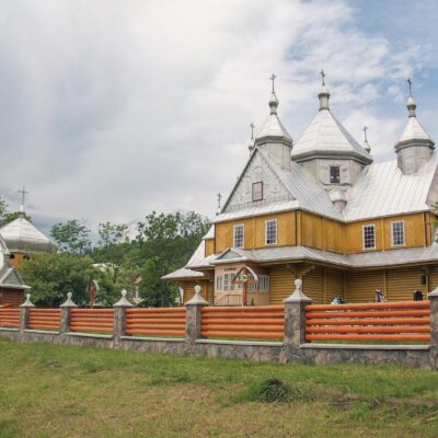 Успенська церква, Верховина