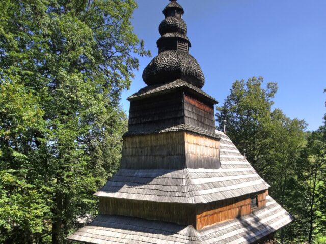 Введенська церква та дзвіниця, Воловец