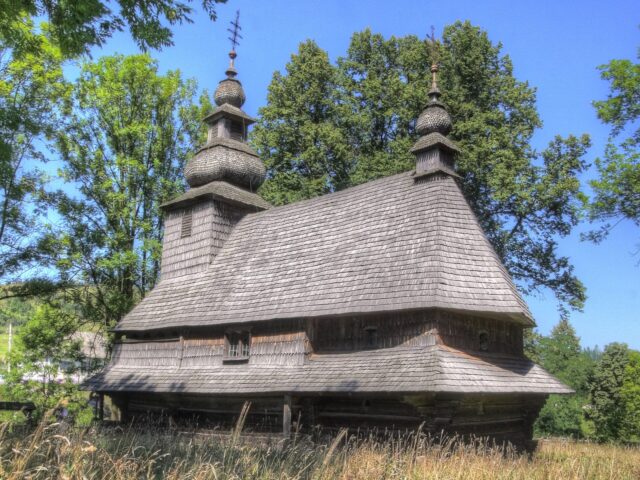 Церковь Св. Духа та дзвіниця, Воловец