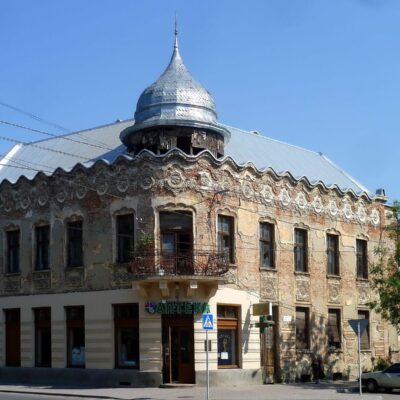 Будинки-близнюки, Берегово