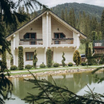 Kompleks “Vedmezhyi Dvir”, Polianytsia (Bukovel)