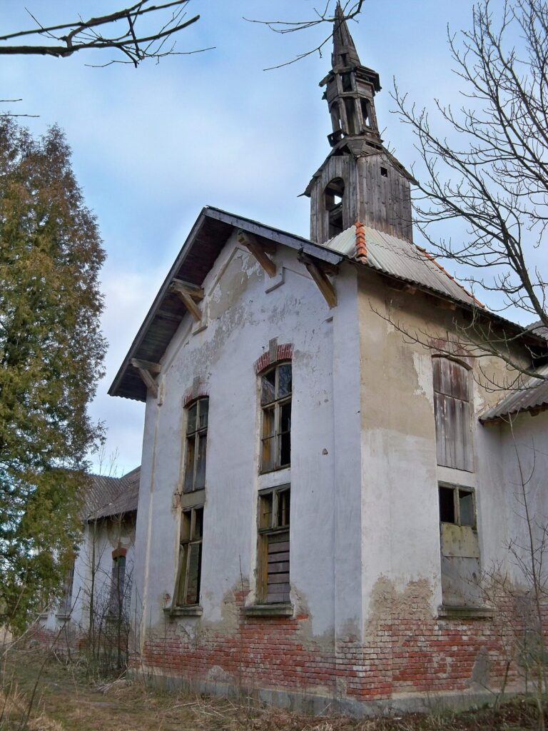 Будівля польської гімназії, Долина