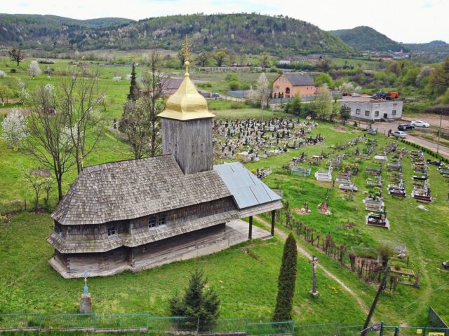 Church Sv. Velykomuchenyka Dmytra, Olkhovytsia