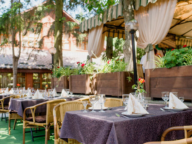 Uzhhorod: hotel-rancho «Zolota Hora» ****