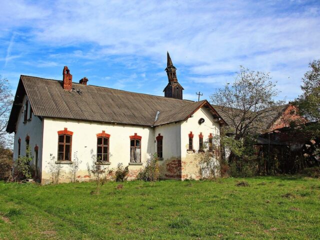 Budivlia polskoi himnazii, Dolyna