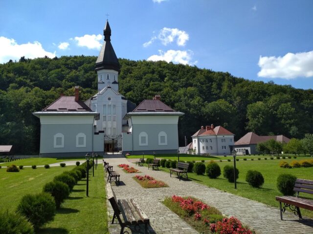 Монастырь сестер Пресвятої Родини, с. Гошев — фото 2