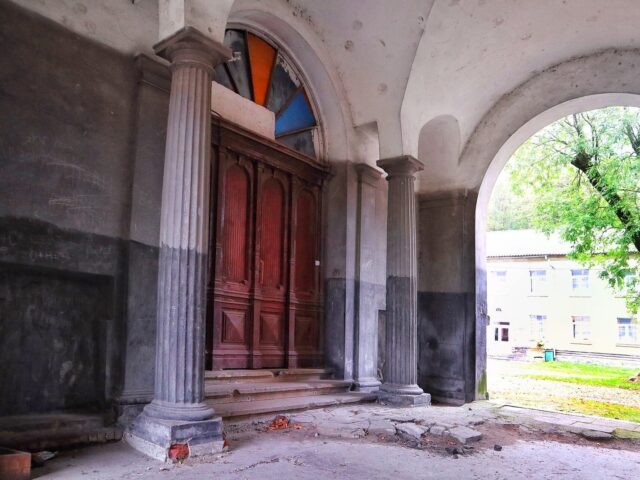Палац Кінскі