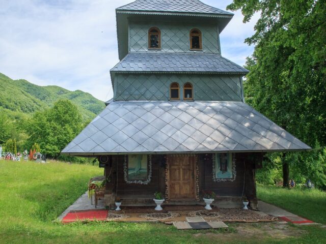 Церква Св. Арх. Михаїла, Вишка