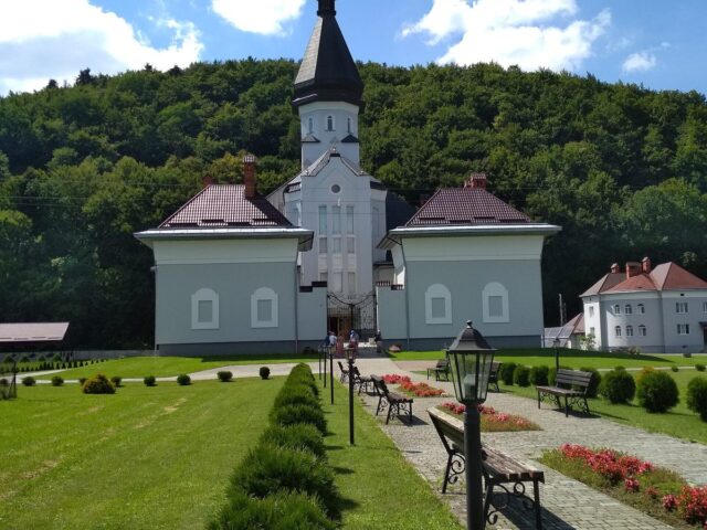 Монастырь сестер Пресвятої Родини, с. Гошев — фото 3
