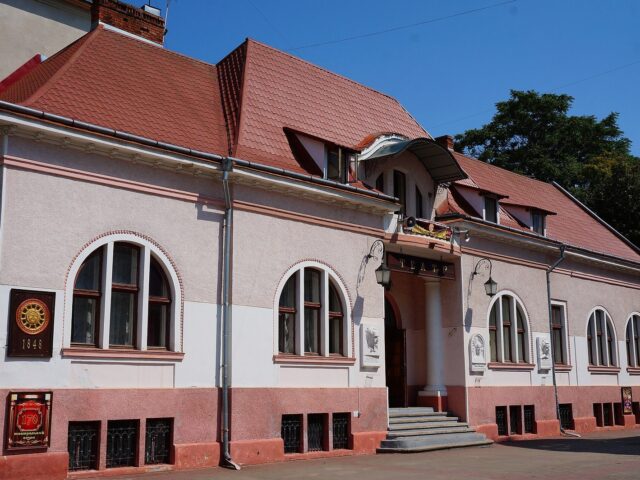 Коломийський академічний обласний український драматичний театр — фото 4
