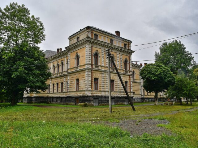 Палац Кінскі