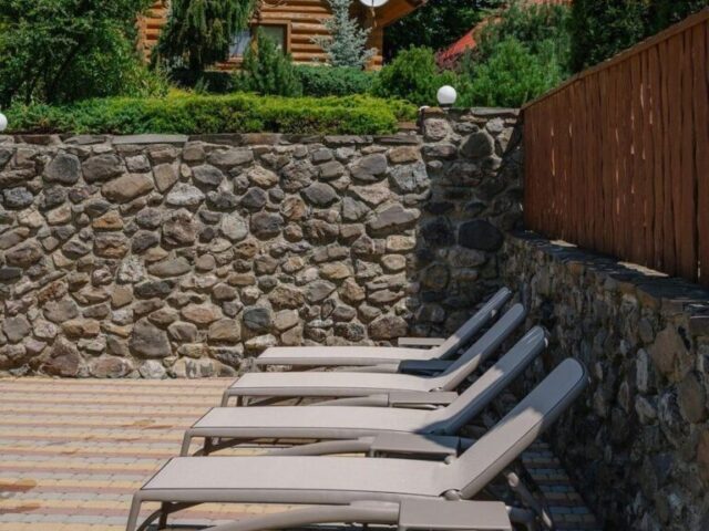 Hotel «Lisova Kazka» s.Veliatyno