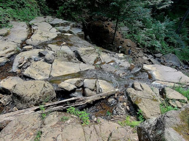 Водопад Скакало