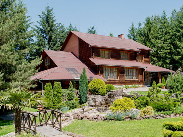 Uzhhorod: hotel-rancho «Zolota Hora» ****