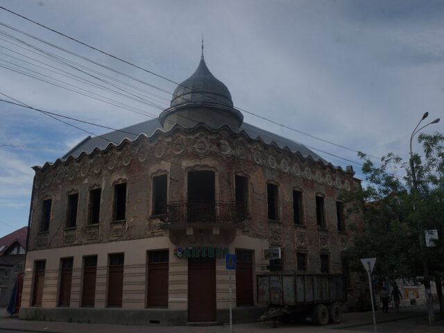Будинки-близнюки, Берегово